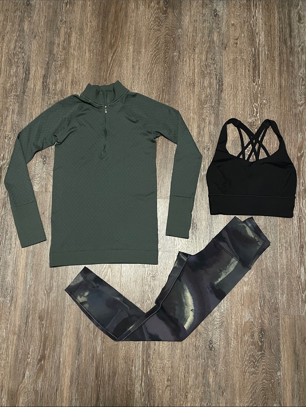 Like New Lululemon Matching Bundle. Size 4